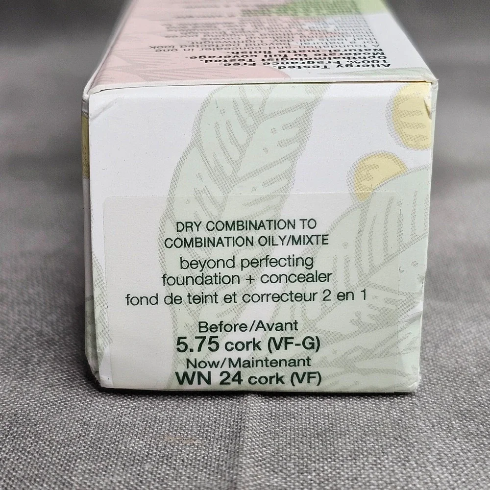 CLINIQUE Beyond Perfecting Foundation + Concealer #WN24 Cork - 1 oz NEW IN BOX‎